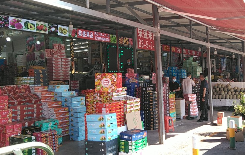 1632975689561456.jpg 圖為:北園春瓜果市場的新景象_副本.jpg